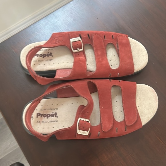 Propet Suede Strappy Red Walking Sandals Women Size 9 Wide - Picture 10 of 16